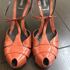 FENDI STRAPPY PEEP TOE HEEL SIZE 9 1/2 (39.5)